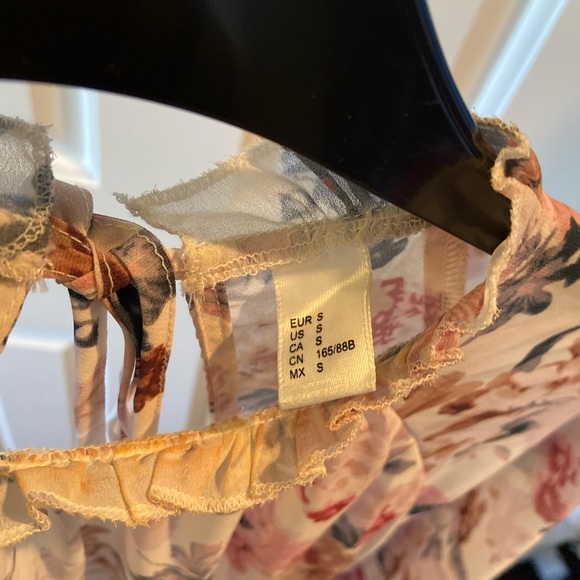 Flowy Romper - Picture 3 of 5